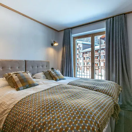 Apartment Luxueux 4 Pieces Avec Balcon, Cheminee Et Services Conciergerie A - Fr-1-694-65 Val-d'Isere