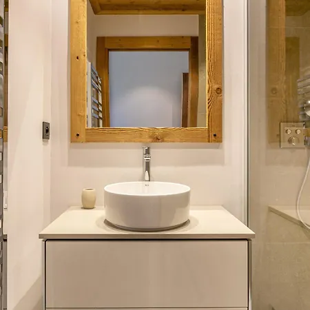 Appartement Luxueux 4 Pièces Avec Balcon, Cheminée Et Services Conciergerie à - Fr-1-694-65